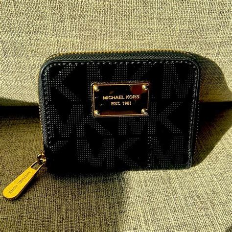 michael kors est 1981 wallet.